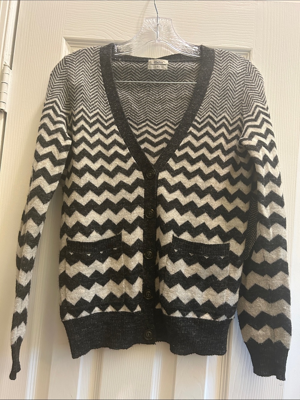 Madewell Wallace Chevron V‑Neck Button Cardigan in Black and Cream Small